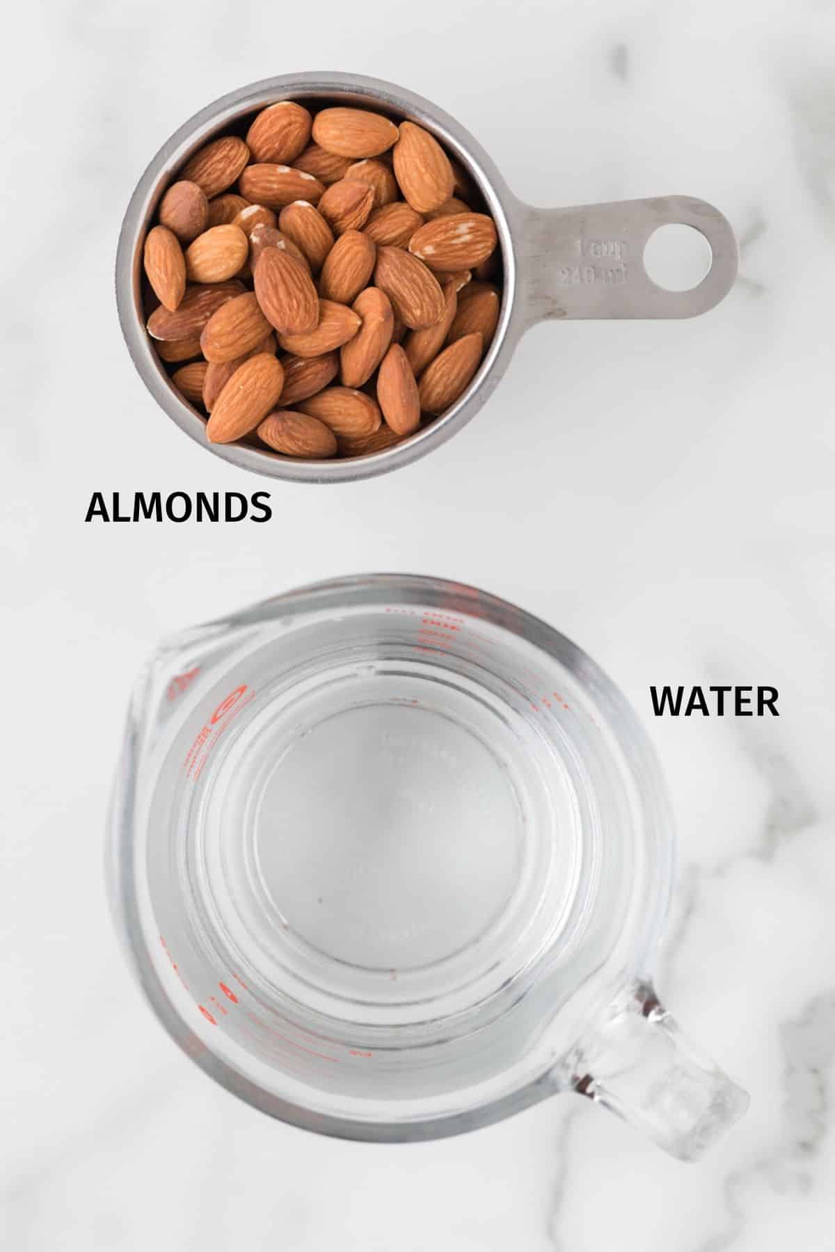 Ingredientes para hacer leche de almendras.