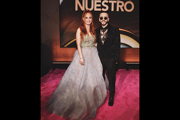 Yandel y su esposa