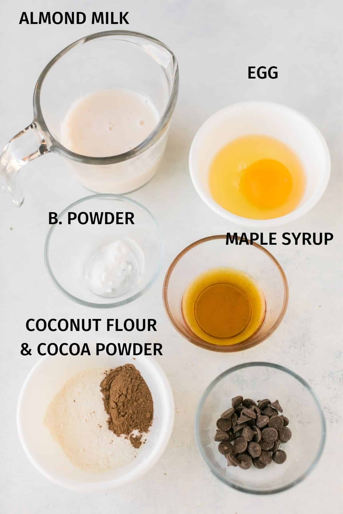 ingredientes para mug cake de harina de coco.